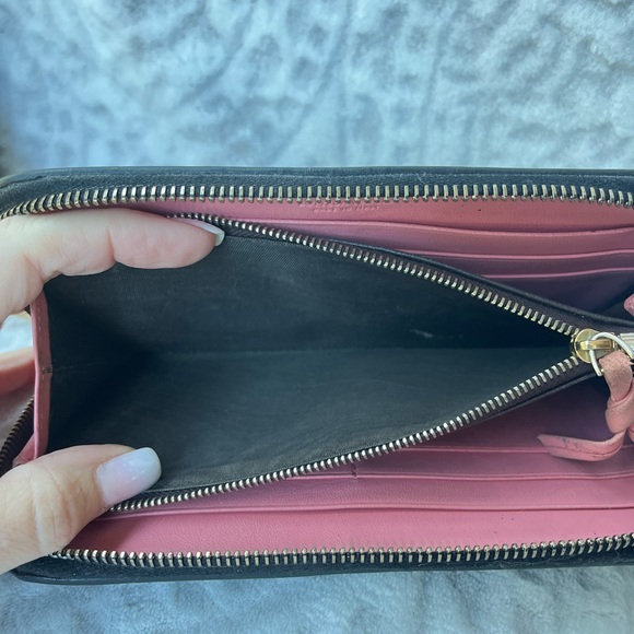 Bottega Veneta Black Long Zip Around Wallet with Pink Interior - Picture 4 of 12